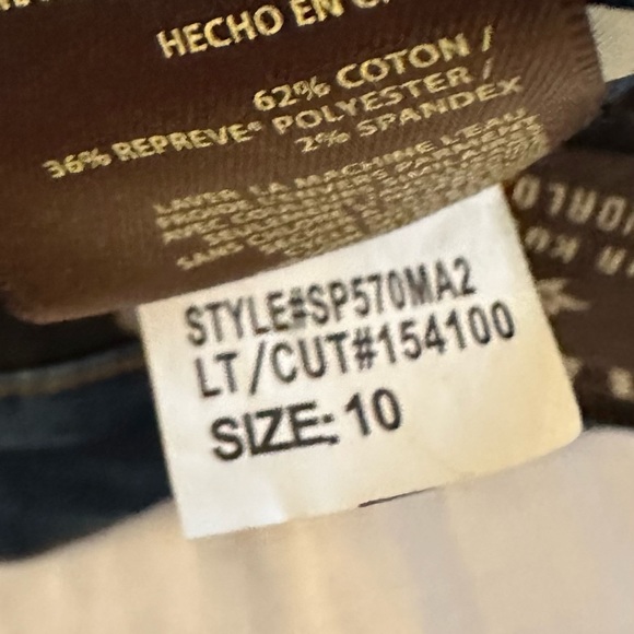 Kut from the Kloth Baby Bootcut, Button Front Jeans size 10 - Picture 14 of 14